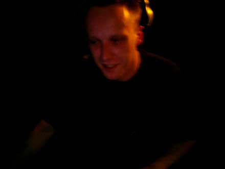 dj red ant