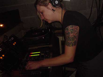 Miss Elorak - Stress Da Bass